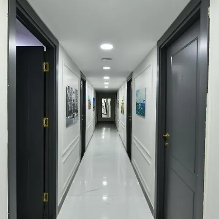 Central Luxury 31 *